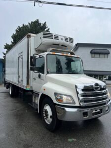 2010 Hino 338, Reefer, S50486