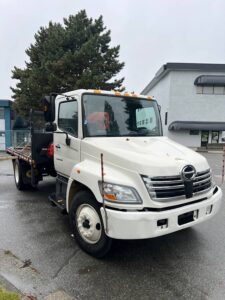 2007 Hino Dumper, Flatdeck 12 ft with Crane